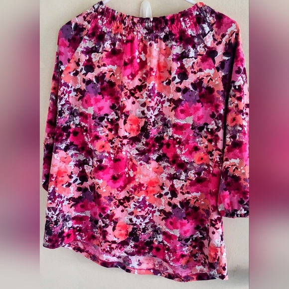 St. John's Bay women's size PXL petite red floral pullover shirt/top. NWOT. - Picture 3 of 6